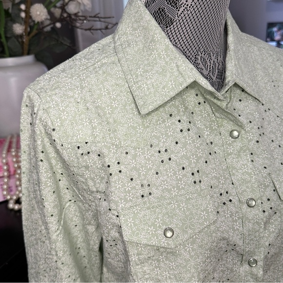 Western Back in the Saddle Mint Green Eyelet Shirt – Size M – 100% Cotton - Picture 5 of 14